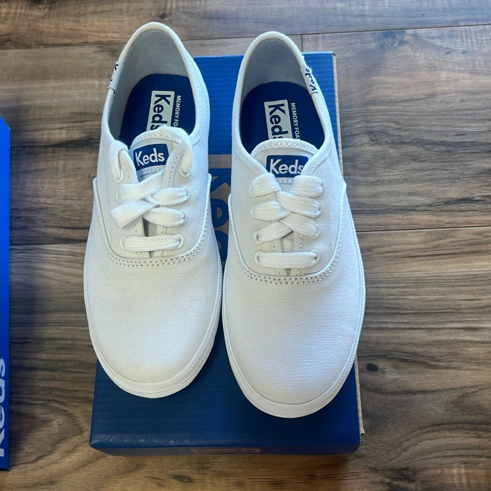 Keds White canvas shoe